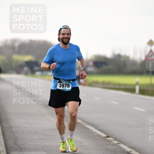 12.04.2026 - 45. Internationalen Wilhelmsburger Insellauf Dr. Thomas Lammeyer http://msf.ph/oto/9438600 12.04.2026 09:53:38 Laufen 3979 meine-sportfotos.de