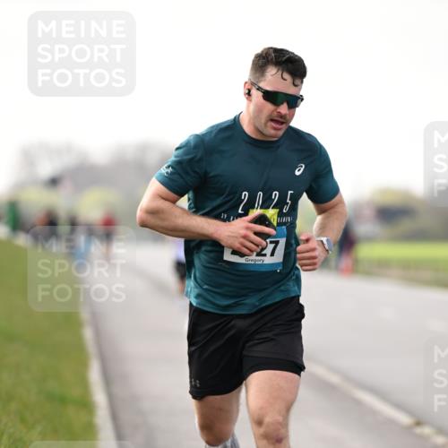 12.04.2026 - 45. Internationalen Wilhelmsburger Insellauf Dr. Thomas Lammeyer http://msf.ph/oto/9438632 12.04.2026 09:54:25 Laufen 39, 2025, 27 meine-sportfotos.de