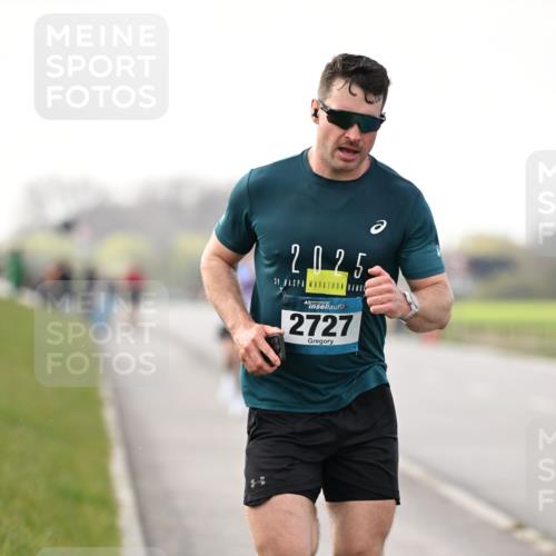 12.04.2026 - 45. Internationalen Wilhelmsburger Insellauf Dr. Thomas Lammeyer http://msf.ph/oto/9438633 12.04.2026 09:54:25 Laufen 2025, 39, 45, 2727 meine-sportfotos.de