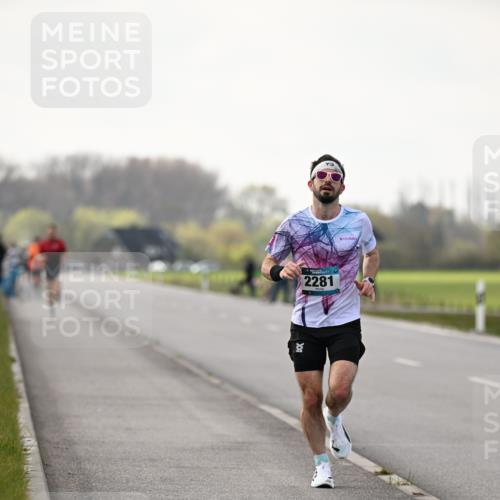 12.04.2026 - 45. Internationalen Wilhelmsburger Insellauf Dr. Thomas Lammeyer http://msf.ph/oto/9438647 12.04.2026 09:54:31 Laufen 2281 meine-sportfotos.de