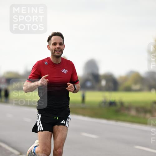 12.04.2026 - 45. Internationalen Wilhelmsburger Insellauf Dr. Thomas Lammeyer http://msf.ph/oto/9438684 12.04.2026 09:54:47 Laufen 7 meine-sportfotos.de
