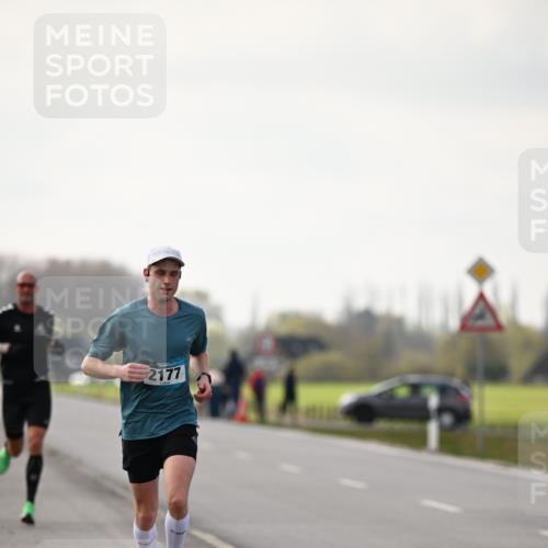 12.04.2026 - 45. Internationalen Wilhelmsburger Insellauf Dr. Thomas Lammeyer http://msf.ph/oto/9438715 12.04.2026 09:55:03 Laufen 2177 meine-sportfotos.de