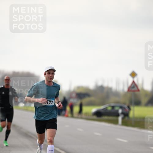 12.04.2026 - 45. Internationalen Wilhelmsburger Insellauf Dr. Thomas Lammeyer http://msf.ph/oto/9438716 12.04.2026 09:55:03 Laufen 177 meine-sportfotos.de