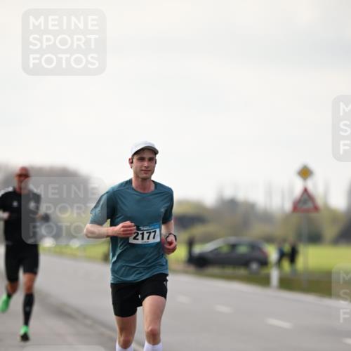 12.04.2026 - 45. Internationalen Wilhelmsburger Insellauf Dr. Thomas Lammeyer http://msf.ph/oto/9438719 12.04.2026 09:55:03 Laufen 2177 meine-sportfotos.de