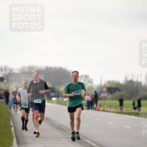 12.04.2026 - 45. Internationalen Wilhelmsburger Insellauf Dr. Thomas Lammeyer http://msf.ph/oto/9438762 12.04.2026 09:55:45 Laufen 2405, 3113, 838 meine-sportfotos.de