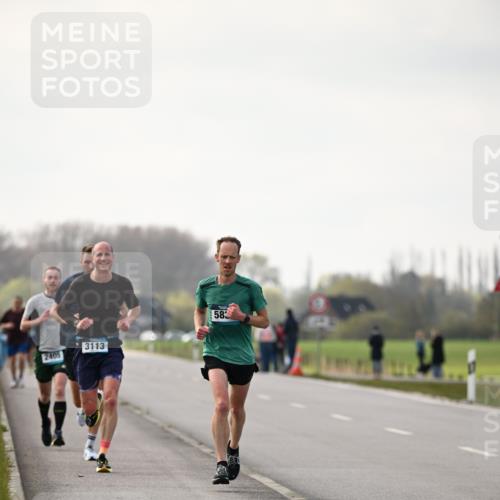 12.04.2026 - 45. Internationalen Wilhelmsburger Insellauf Dr. Thomas Lammeyer http://msf.ph/oto/9438765 12.04.2026 09:55:46 Laufen 2405, 3113, 583 meine-sportfotos.de