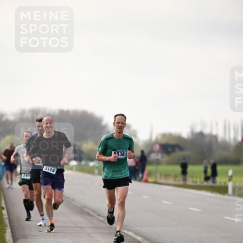 12.04.2026 - 45. Internationalen Wilhelmsburger Insellauf Dr. Thomas Lammeyer http://msf.ph/oto/9438768 12.04.2026 09:55:46 Laufen 240, 3113, 5838 meine-sportfotos.de