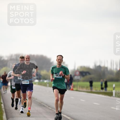 12.04.2026 - 45. Internationalen Wilhelmsburger Insellauf Dr. Thomas Lammeyer http://msf.ph/oto/9438770 12.04.2026 09:55:46 Laufen 567, 3113, 5838 meine-sportfotos.de