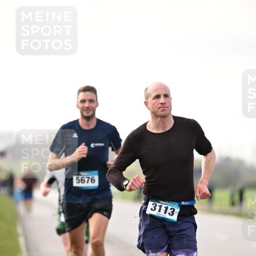 12.04.2026 - 45. Internationalen Wilhelmsburger Insellauf Dr. Thomas Lammeyer http://msf.ph/oto/9438794 12.04.2026 09:55:51 Laufen 5676, 3113 meine-sportfotos.de