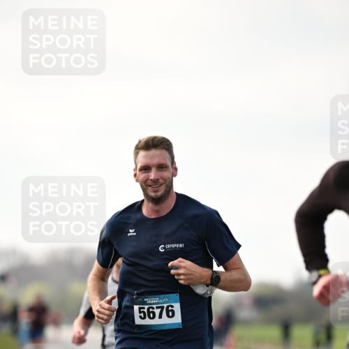 12.04.2026 - 45. Internationalen Wilhelmsburger Insellauf Dr. Thomas Lammeyer http://msf.ph/oto/9438800 12.04.2026 09:55:52 Laufen 5676 meine-sportfotos.de