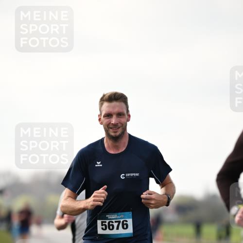 12.04.2026 - 45. Internationalen Wilhelmsburger Insellauf Dr. Thomas Lammeyer http://msf.ph/oto/9438801 12.04.2026 09:55:52 Laufen 5676 meine-sportfotos.de