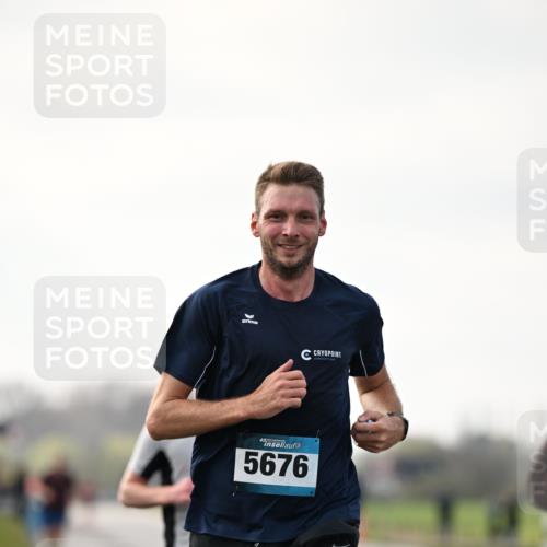 12.04.2026 - 45. Internationalen Wilhelmsburger Insellauf Dr. Thomas Lammeyer http://msf.ph/oto/9438802 12.04.2026 09:55:52 Laufen 5676 meine-sportfotos.de
