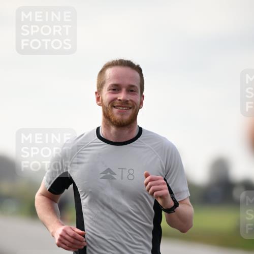 12.04.2026 - 45. Internationalen Wilhelmsburger Insellauf Dr. Thomas Lammeyer http://msf.ph/oto/9438808 12.04.2026 09:55:54 Laufen 8, 2405 meine-sportfotos.de