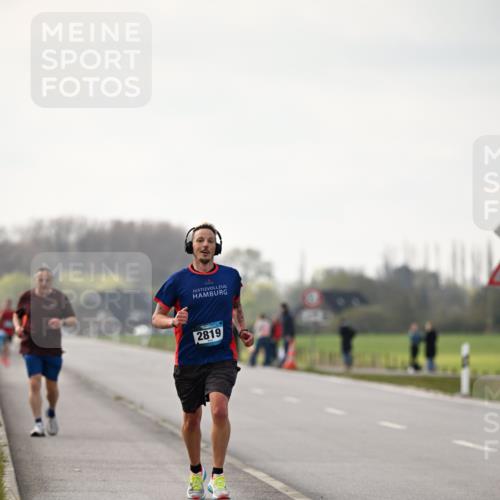 12.04.2026 - 45. Internationalen Wilhelmsburger Insellauf Dr. Thomas Lammeyer http://msf.ph/oto/9438809 12.04.2026 09:56:05 Laufen 2819 meine-sportfotos.de