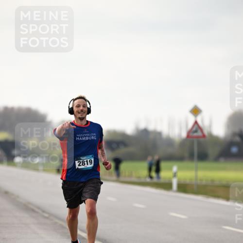 12.04.2026 - 45. Internationalen Wilhelmsburger Insellauf Dr. Thomas Lammeyer http://msf.ph/oto/9438819 12.04.2026 09:56:07 Laufen 2819 meine-sportfotos.de