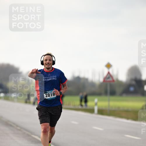 12.04.2026 - 45. Internationalen Wilhelmsburger Insellauf Dr. Thomas Lammeyer http://msf.ph/oto/9438822 12.04.2026 09:56:07 Laufen 2819 meine-sportfotos.de
