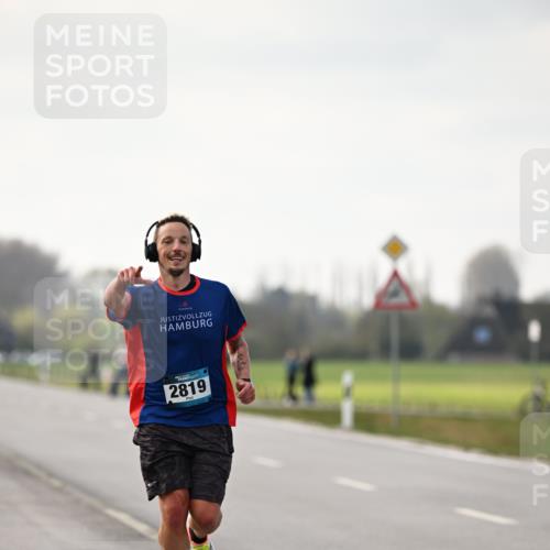 12.04.2026 - 45. Internationalen Wilhelmsburger Insellauf Dr. Thomas Lammeyer http://msf.ph/oto/9438823 12.04.2026 09:56:07 Laufen 2819 meine-sportfotos.de