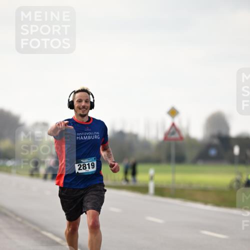 12.04.2026 - 45. Internationalen Wilhelmsburger Insellauf Dr. Thomas Lammeyer http://msf.ph/oto/9438824 12.04.2026 09:56:07 Laufen 2819 meine-sportfotos.de