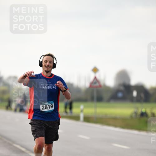12.04.2026 - 45. Internationalen Wilhelmsburger Insellauf Dr. Thomas Lammeyer http://msf.ph/oto/9438826 12.04.2026 09:56:08 Laufen 2819 meine-sportfotos.de