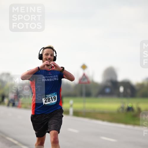 12.04.2026 - 45. Internationalen Wilhelmsburger Insellauf Dr. Thomas Lammeyer http://msf.ph/oto/9438829 12.04.2026 09:56:08 Laufen 2819 meine-sportfotos.de