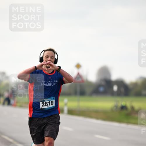 12.04.2026 - 45. Internationalen Wilhelmsburger Insellauf Dr. Thomas Lammeyer http://msf.ph/oto/9438830 12.04.2026 09:56:08 Laufen 2819 meine-sportfotos.de