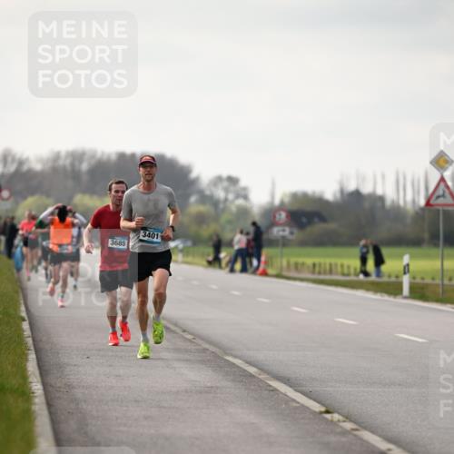 12.04.2026 - 45. Internationalen Wilhelmsburger Insellauf Dr. Thomas Lammeyer http://msf.ph/oto/9438844 12.04.2026 09:56:26 Laufen 3401, 3685 meine-sportfotos.de