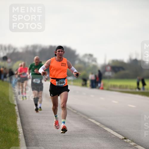 12.04.2026 - 45. Internationalen Wilhelmsburger Insellauf Dr. Thomas Lammeyer http://msf.ph/oto/9438875 12.04.2026 09:56:34 Laufen 2866 meine-sportfotos.de