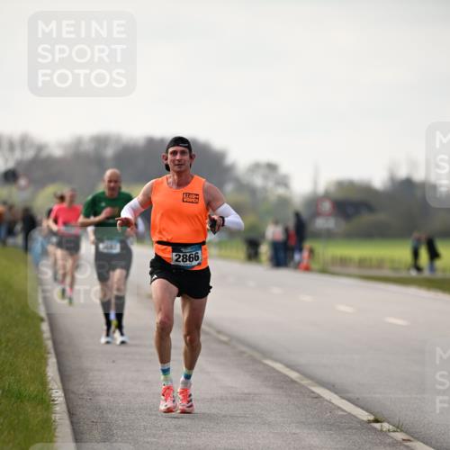 12.04.2026 - 45. Internationalen Wilhelmsburger Insellauf Dr. Thomas Lammeyer http://msf.ph/oto/9438877 12.04.2026 09:56:34 Laufen 2866 meine-sportfotos.de