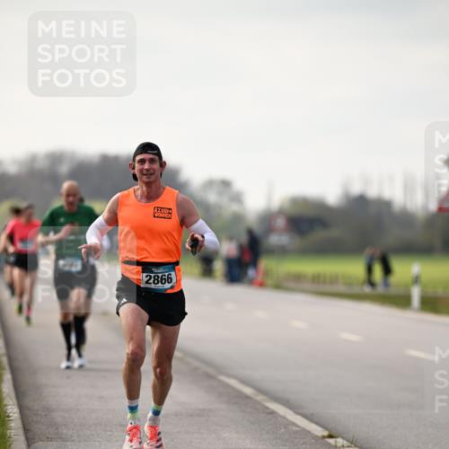 12.04.2026 - 45. Internationalen Wilhelmsburger Insellauf Dr. Thomas Lammeyer http://msf.ph/oto/9438882 12.04.2026 09:56:35 Laufen 2866 meine-sportfotos.de