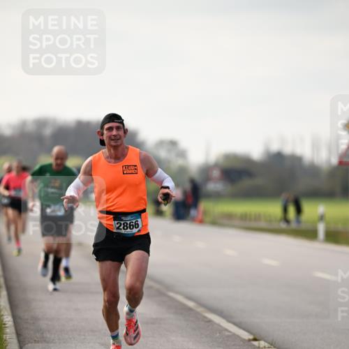 12.04.2026 - 45. Internationalen Wilhelmsburger Insellauf Dr. Thomas Lammeyer http://msf.ph/oto/9438884 12.04.2026 09:56:35 Laufen 2866 meine-sportfotos.de