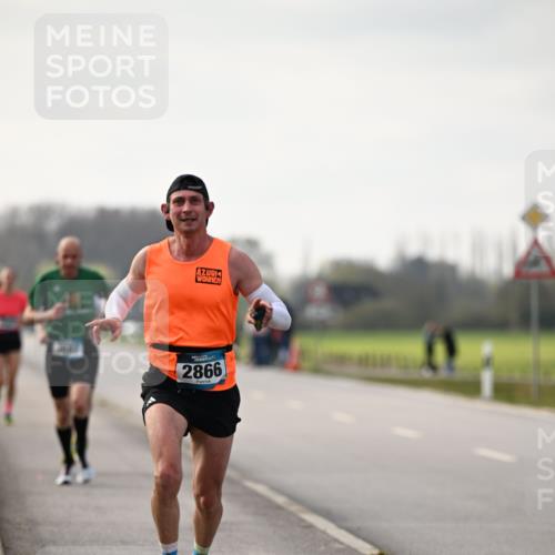 12.04.2026 - 45. Internationalen Wilhelmsburger Insellauf Dr. Thomas Lammeyer http://msf.ph/oto/9438887 12.04.2026 09:56:36 Laufen 2866 meine-sportfotos.de