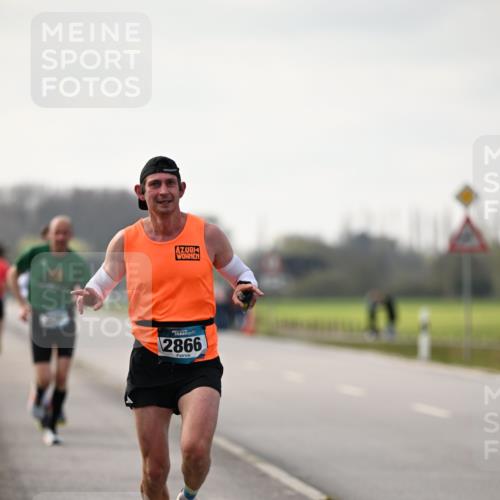 12.04.2026 - 45. Internationalen Wilhelmsburger Insellauf Dr. Thomas Lammeyer http://msf.ph/oto/9438889 12.04.2026 09:56:36 Laufen 2866 meine-sportfotos.de