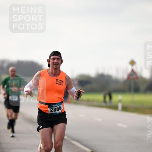 12.04.2026 - 45. Internationalen Wilhelmsburger Insellauf Dr. Thomas Lammeyer http://msf.ph/oto/9438891 12.04.2026 09:56:36 Laufen 2866 meine-sportfotos.de