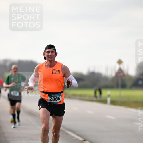 12.04.2026 - 45. Internationalen Wilhelmsburger Insellauf Dr. Thomas Lammeyer http://msf.ph/oto/9438892 12.04.2026 09:56:36 Laufen 2866 meine-sportfotos.de