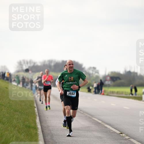 12.04.2026 - 45. Internationalen Wilhelmsburger Insellauf Dr. Thomas Lammeyer http://msf.ph/oto/9438898 12.04.2026 09:56:38 Laufen 3682 meine-sportfotos.de