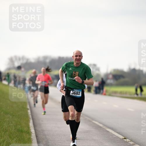 12.04.2026 - 45. Internationalen Wilhelmsburger Insellauf Dr. Thomas Lammeyer http://msf.ph/oto/9438902 12.04.2026 09:56:39 Laufen 3682 meine-sportfotos.de