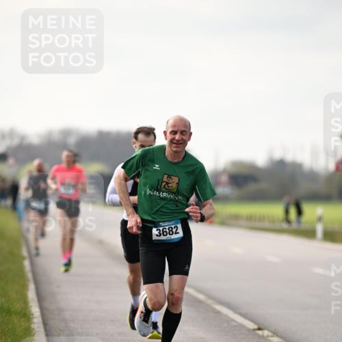 12.04.2026 - 45. Internationalen Wilhelmsburger Insellauf Dr. Thomas Lammeyer http://msf.ph/oto/9438906 12.04.2026 09:56:39 Laufen 3682 meine-sportfotos.de
