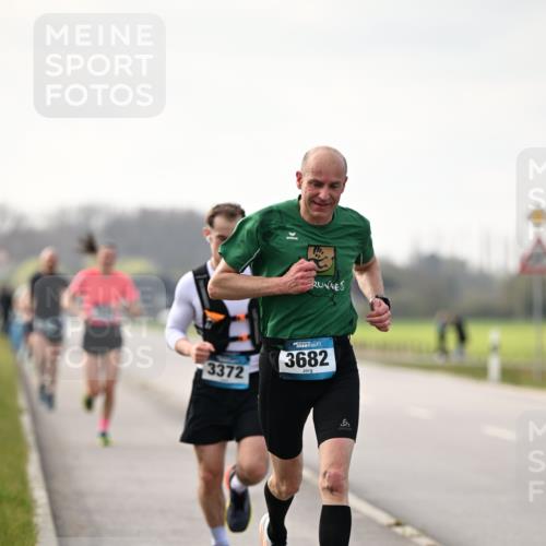 12.04.2026 - 45. Internationalen Wilhelmsburger Insellauf Dr. Thomas Lammeyer http://msf.ph/oto/9438910 12.04.2026 09:56:40 Laufen 3682, 3372 meine-sportfotos.de