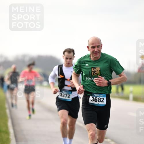 12.04.2026 - 45. Internationalen Wilhelmsburger Insellauf Dr. Thomas Lammeyer http://msf.ph/oto/9438913 12.04.2026 09:56:40 Laufen 3372, 3682 meine-sportfotos.de