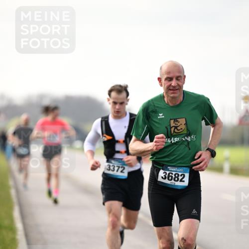 12.04.2026 - 45. Internationalen Wilhelmsburger Insellauf Dr. Thomas Lammeyer http://msf.ph/oto/9438914 12.04.2026 09:56:40 Laufen 3372, 3682, 6 meine-sportfotos.de