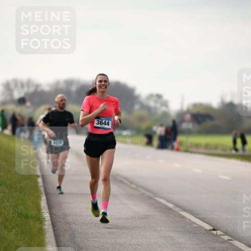 12.04.2026 - 45. Internationalen Wilhelmsburger Insellauf Dr. Thomas Lammeyer http://msf.ph/oto/9438922 12.04.2026 09:56:43 Laufen 4475, 3644 meine-sportfotos.de