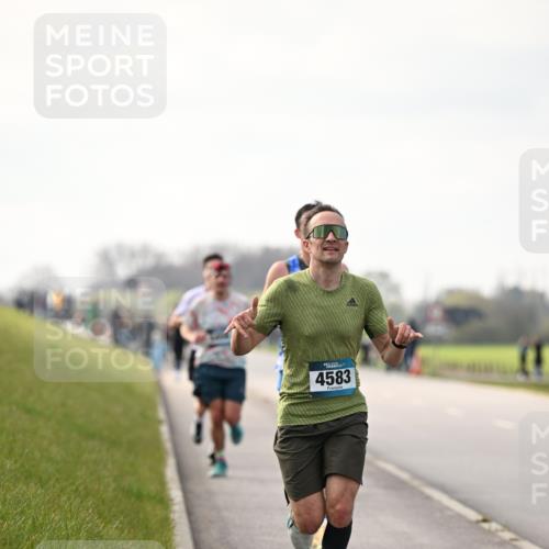 12.04.2026 - 45. Internationalen Wilhelmsburger Insellauf Dr. Thomas Lammeyer http://msf.ph/oto/9438972 12.04.2026 09:56:52 Laufen 4583 meine-sportfotos.de