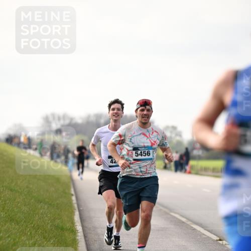12.04.2026 - 45. Internationalen Wilhelmsburger Insellauf Dr. Thomas Lammeyer http://msf.ph/oto/9438988 12.04.2026 09:56:55 Laufen 42, 5456 meine-sportfotos.de