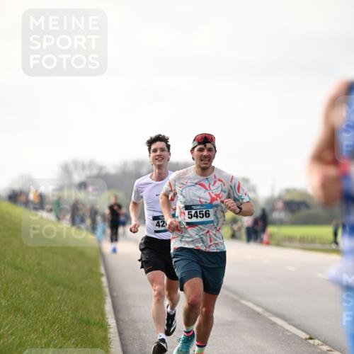 12.04.2026 - 45. Internationalen Wilhelmsburger Insellauf Dr. Thomas Lammeyer http://msf.ph/oto/9438989 12.04.2026 09:56:56 Laufen 42, 5456 meine-sportfotos.de