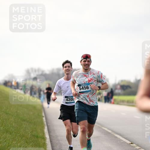 12.04.2026 - 45. Internationalen Wilhelmsburger Insellauf Dr. Thomas Lammeyer http://msf.ph/oto/9438990 12.04.2026 09:56:56 Laufen 4205, 5456 meine-sportfotos.de