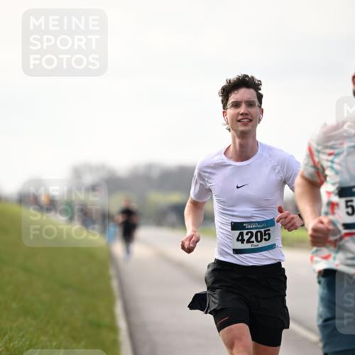 12.04.2026 - 45. Internationalen Wilhelmsburger Insellauf Dr. Thomas Lammeyer http://msf.ph/oto/9439000 12.04.2026 09:56:58 Laufen 4205, 5 meine-sportfotos.de