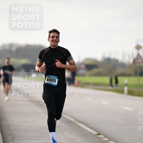12.04.2026 - 45. Internationalen Wilhelmsburger Insellauf Dr. Thomas Lammeyer http://msf.ph/oto/9439012 12.04.2026 09:57:11 Laufen 4, 4605, 2026 meine-sportfotos.de