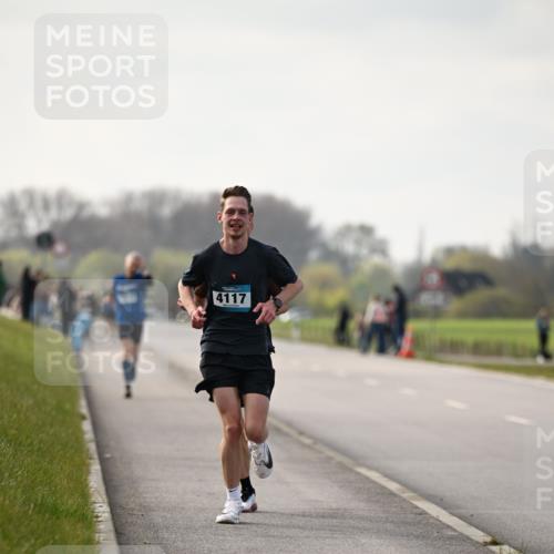 12.04.2026 - 45. Internationalen Wilhelmsburger Insellauf Dr. Thomas Lammeyer http://msf.ph/oto/9439029 12.04.2026 09:57:17 Laufen 4117 meine-sportfotos.de