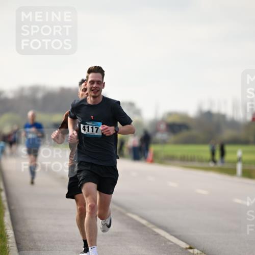 12.04.2026 - 45. Internationalen Wilhelmsburger Insellauf Dr. Thomas Lammeyer http://msf.ph/oto/9439031 12.04.2026 09:57:18 Laufen 4117 meine-sportfotos.de