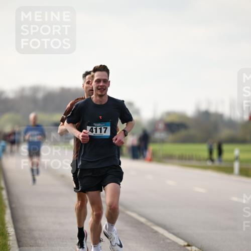 12.04.2026 - 45. Internationalen Wilhelmsburger Insellauf Dr. Thomas Lammeyer http://msf.ph/oto/9439032 12.04.2026 09:57:18 Laufen 4117 meine-sportfotos.de